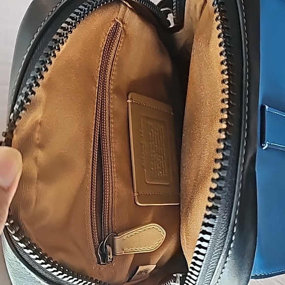 Men's Track Pack In Signature Canvas - Picture 3 of 9